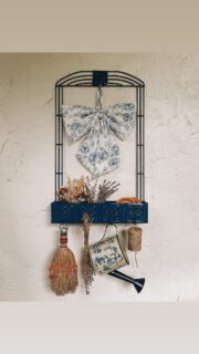 Each thrifted treasure has an untold story, and you have the ability to write its next chapter 📖
While spray paint is not always the answer, you can’t deny that sometimes it’s exactly what a piece needs.

👩🏻‍🎨Comment “SUPPLIES” and I’ll send you everything I used to transform this metal wall planter. I’ll also break down exactly how I styled it in another reel soon.

Each year, I add more character and personality to our front porch with a mix of modern and vintage finds. When I first came across this metal wall planter, I knew it belonged on our front porch. Once I brought it home, though, I was pretty underwhelmed. The white planter disappeared into our white stucco walls.

I did some research and came across @rustoleum ‘s Evening Navy - a deep, rich, French blue. After one coat of blue and a clear coat to seal and protect, the planter was ready to hang. Now that I’ve made it my own - it feels like it was always meant to be.💙

Metal wall-mount planter sourced from @heartsthriftstores ♥️