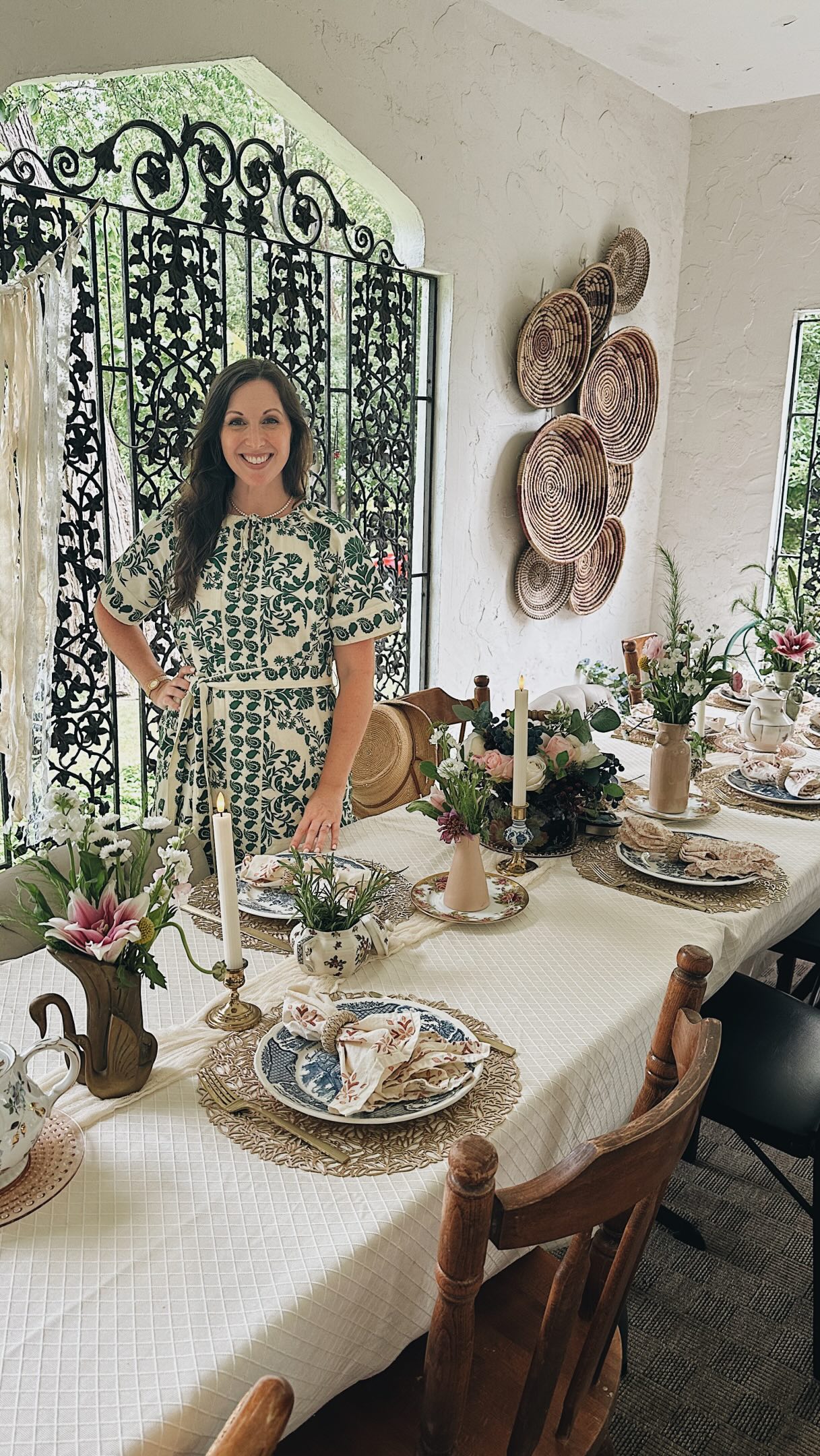 POV: Your historic front porch becomes the setting for a dreamy bridal shower 👰🏻‍♀️🥹💍

Gosh we had fun! What a pleasure to host my fellow @goodwillwny ambassador friends as we honored our dearest @karla_annn this past Saturday. 

📷More photos from in and outside of my home - transformed into bridal showertini venue - to come! 

🥂Congratulations to newlyweds Karla and @benjaminb1ack - we love you! 

🙏Thanks to @thriftedbyhiba and the ladies for capturing these beautiful video clips while I was playing hostess.